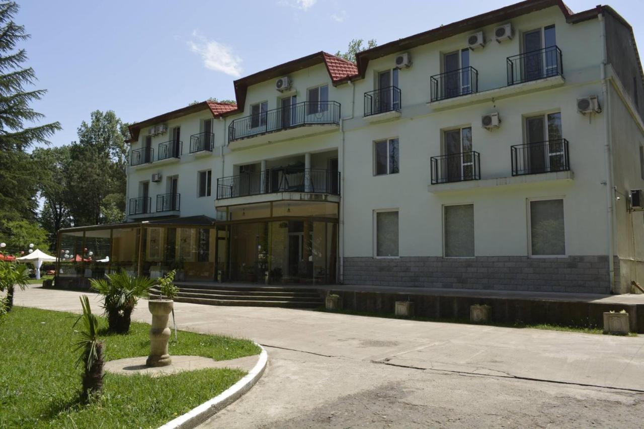 Imeri Park Hotel Kʼutʼaisi Exterior foto
